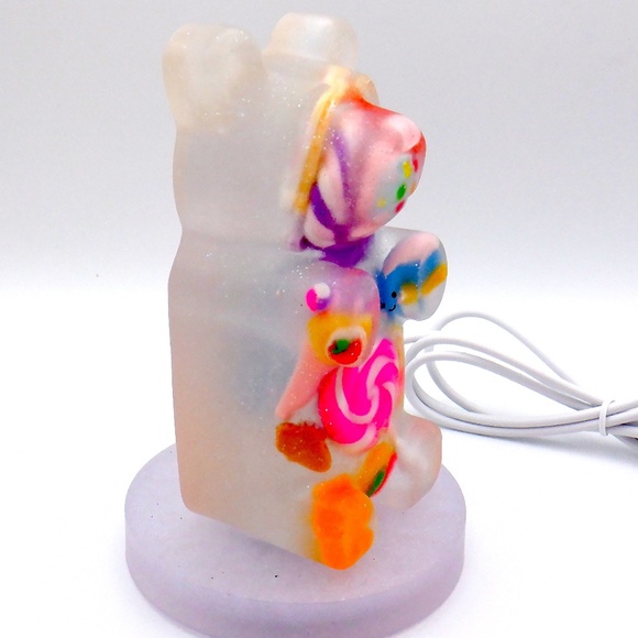 Jumbo Resin Gummy Bear & Base Lamp - Picture 3 of 15